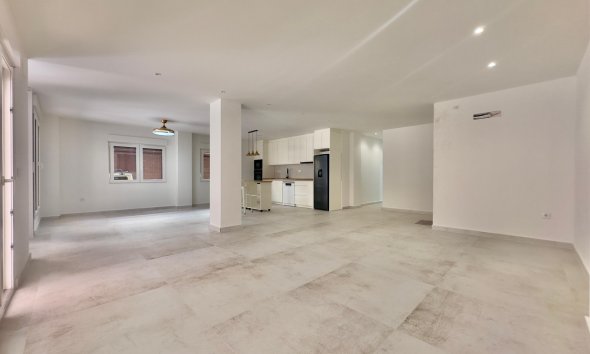 Resale - Apartment - Torrevieja - Acequion