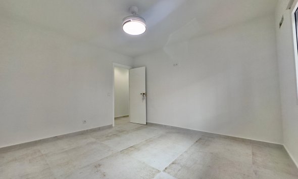 Resale - Apartment - Torrevieja - Acequion