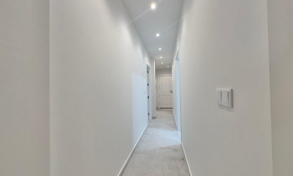 Resale - Apartment - Torrevieja - Acequion
