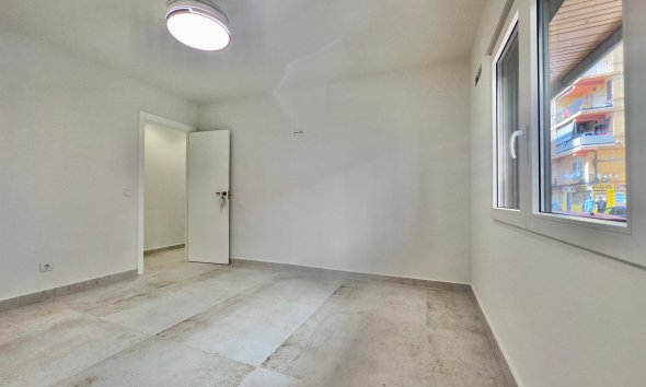 Resale - Apartment - Torrevieja - Acequion