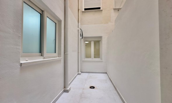 Resale - Apartment - Torrevieja - Acequion