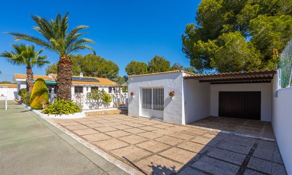 Resale - Villa - Orihuela - Orihuela Costa