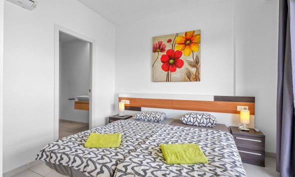 Resale - Apartment - Orihuela Costa - La Zenia