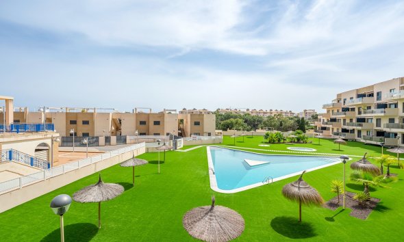 Resale - Apartment - Orihuela Costa - La Zenia