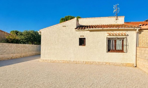 Resale - Villa - Torrevieja - Aguas Nuevas