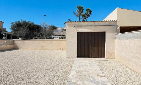 Resale - Villa - Torrevieja - Aguas Nuevas