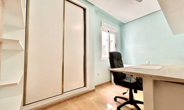 Resale - Apartment - ﻿Torrevieja (Alicante) - Torrevieja