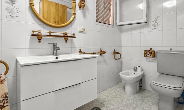 Resale - Apartment - Torrevieja - Playa de los Locos