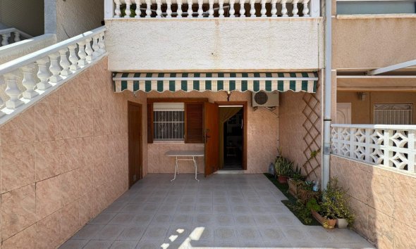 Resale - Bungalow - Torrevieja - Playa de los Naufragos