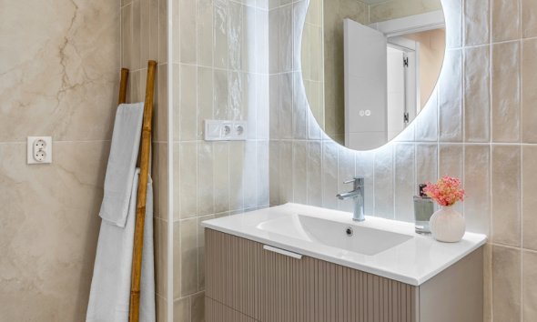 Resale - Terraced house / Townhouse - Alicante - Playa San Juan