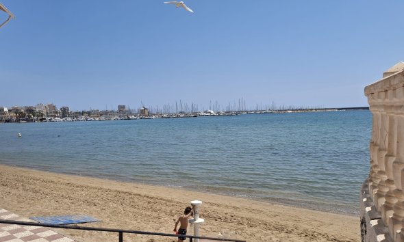 Resale - Apartment - Torrevieja - Playa Acequion