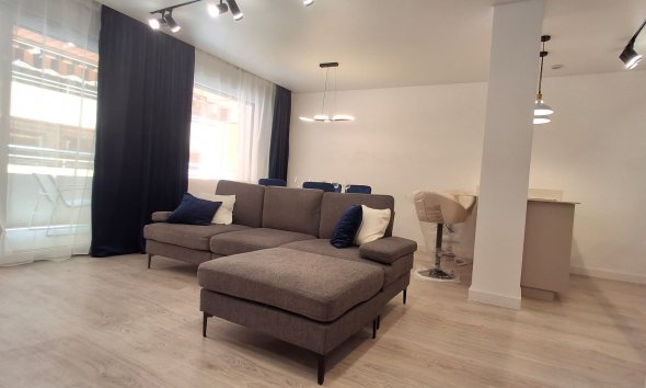 Resale - Apartment - Torrevieja - Playa Acequion