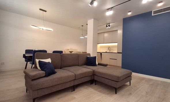 Resale - Apartment - Torrevieja - Playa Acequion