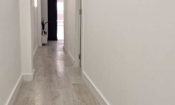 Resale - Apartment - Torrevieja - Playa Acequion