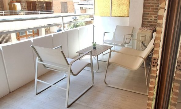 Resale - Apartment - Torrevieja - Playa Acequion
