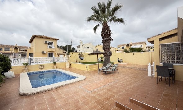 Resale - Villa - Orihuela Costa - Villamartin