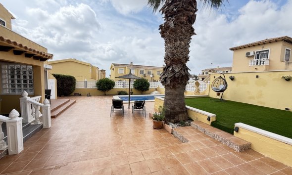 Resale - Villa - Orihuela Costa - Villamartin