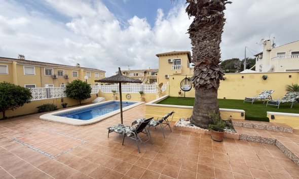 Resale - Villa - Orihuela Costa - Villamartin