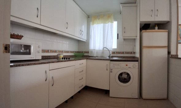 Resale - Apartment - Torrevieja - Playa de la mata