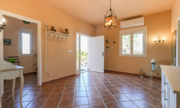 Resale - Villa - Alicante - Jacarilla