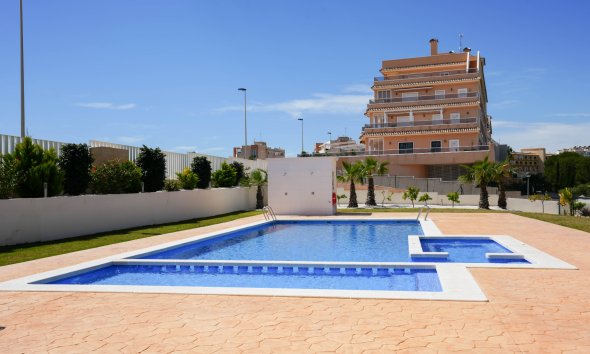 Resale - Apartment - Orihuela Costa - Villamartín