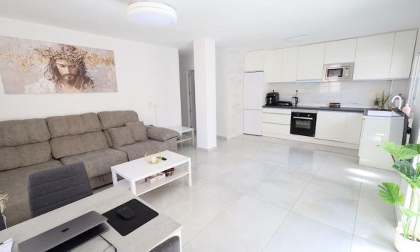 Resale - Apartment - Torrevieja - Acequion