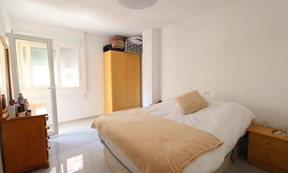 Resale - Apartment - Torrevieja - Acequion