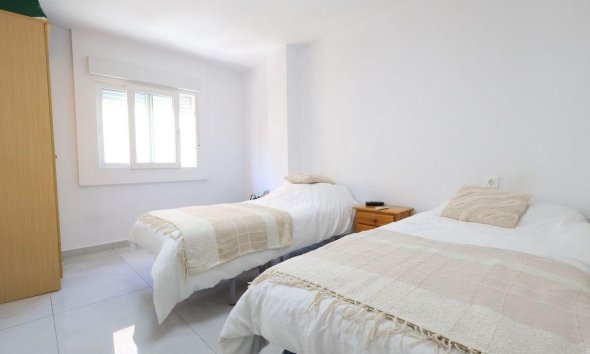 Resale - Apartment - Torrevieja - Acequion