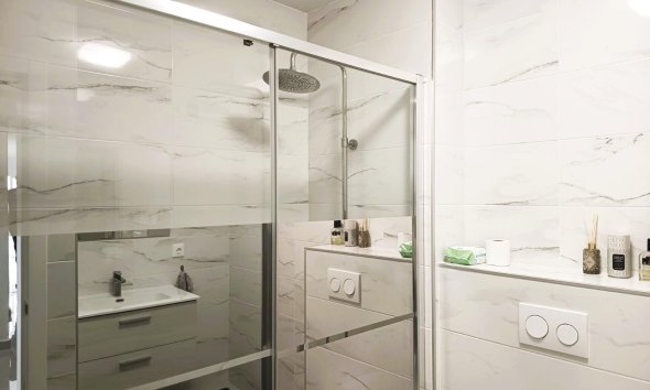 Resale - Apartment - Torrevieja - Acequion
