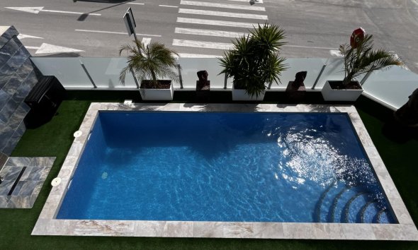 Resale - Terraced house / Townhouse - Orihuela - Desamparados-Hurchillo-Torremendo