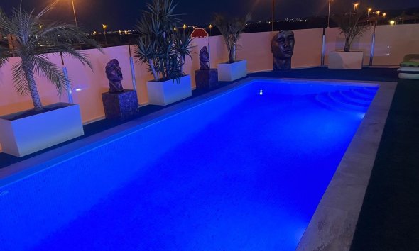 Resale - Terraced house / Townhouse - Orihuela - Desamparados-Hurchillo-Torremendo