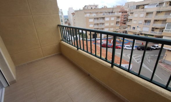 Resale - Apartment - Torrevieja - Playa de la mata