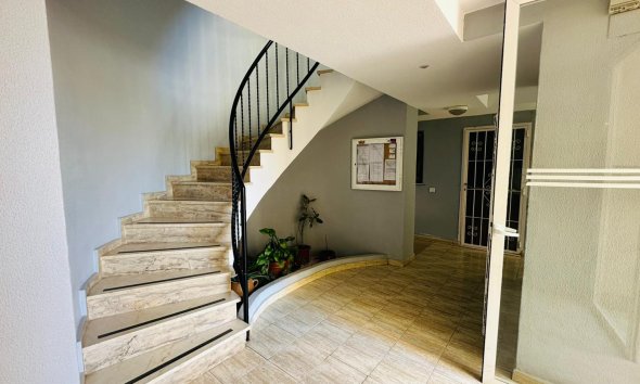 Reventa - Apartamento - Torrevieja - Urbanización San Luis