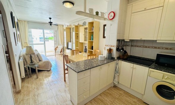 Reventa - Apartamento - Torrevieja - Urbanización San Luis