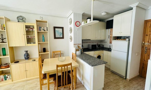 Reventa - Apartamento - Torrevieja - Urbanización San Luis