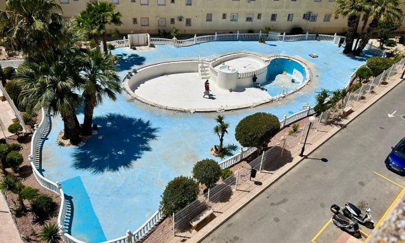 Reventa - Apartamento - Torrevieja - Urbanización San Luis