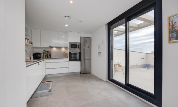 Resale - Apartment - Orihuela Costa - Campoamor