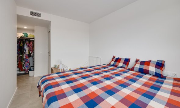 Resale - Apartment - Orihuela Costa - Campoamor