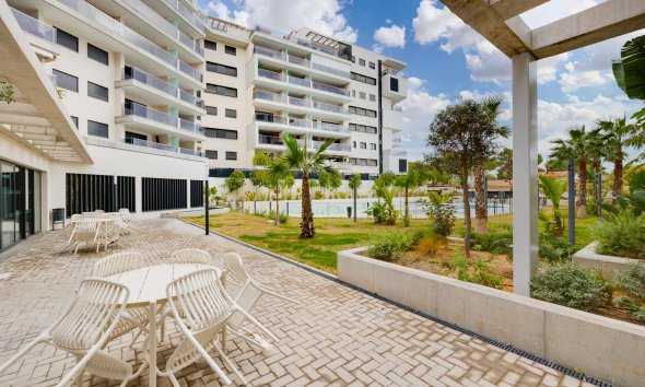Resale - Apartment - Orihuela Costa - Campoamor