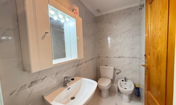 Resale - Apartment - Torrevieja - Playa del cura