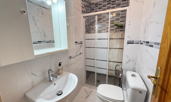Resale - Apartment - Torrevieja - Playa del cura