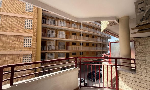 Resale - Apartment - Torrevieja - Playa del cura