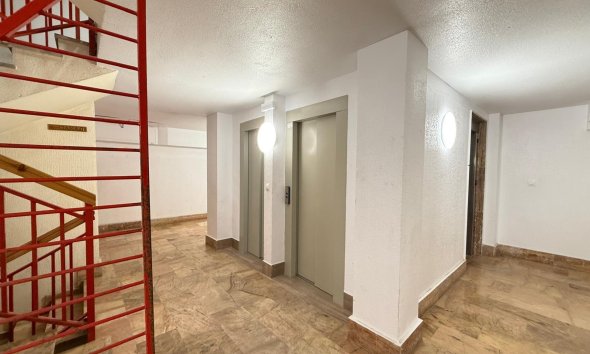 Resale - Apartment - Torrevieja - Playa del cura
