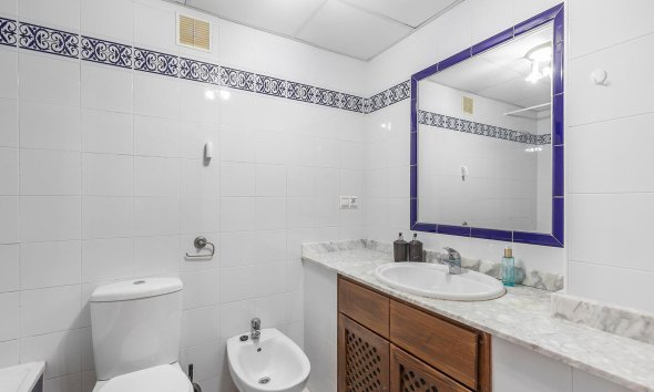 Resale - Apartment - Torrevieja - Playa de los locos