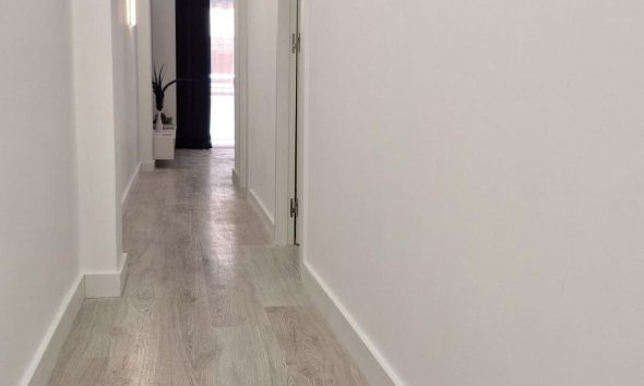 Resale - Apartment - Torrevieja - Acequion