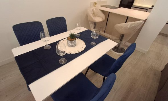 Resale - Apartment - Torrevieja - Acequion