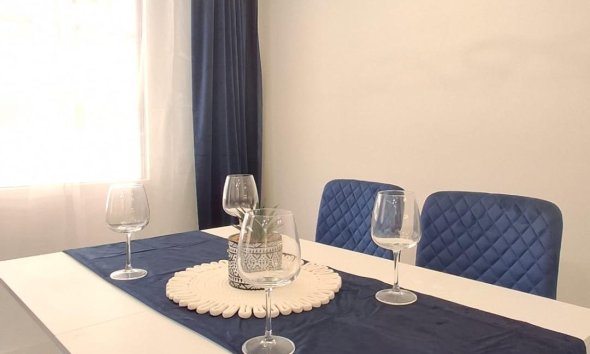 Resale - Apartment - Torrevieja - Acequion