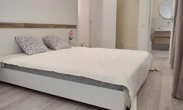 Resale - Apartment - Torrevieja - Acequion