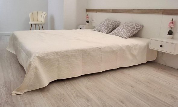 Resale - Apartment - Torrevieja - Acequion