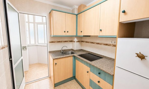 Resale - Apartment - Torrevieja - Estacion de autobuses